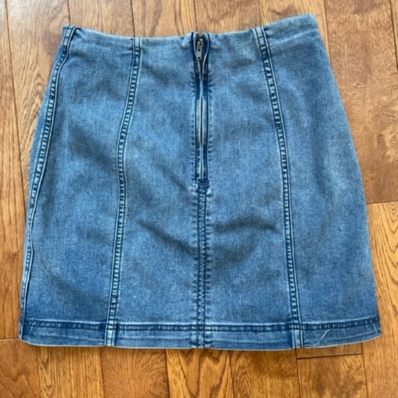 FREE PEOPLE Modern Femme Denim Mini Skirt Sz 4 - Picture 2 of 5
